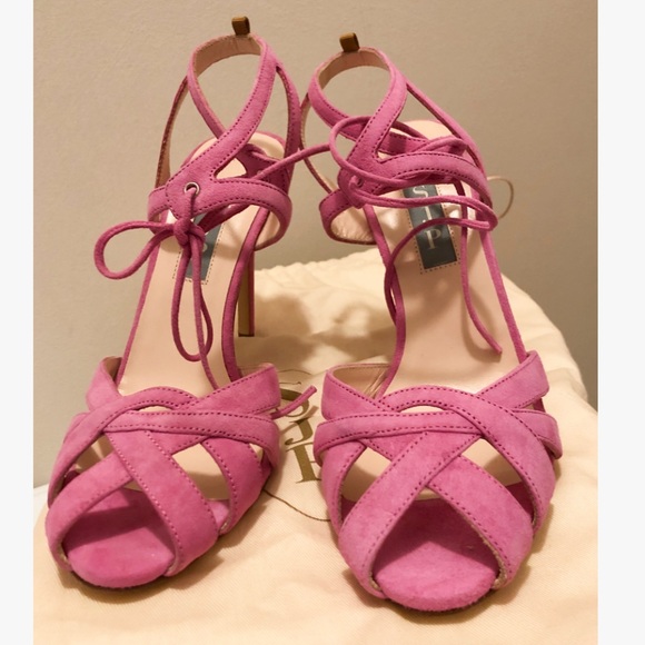 SJP pink keating stilettos with her autograph’ - Picture 4 of 8